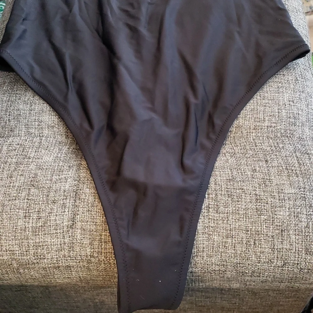 RELLECIGA One Piece Thong Swimsuit in Black Size Large